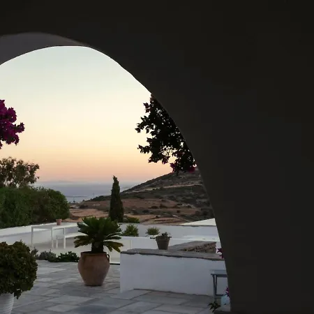 Omalley Into The Cycladic Wild Kamares (Sifnos)