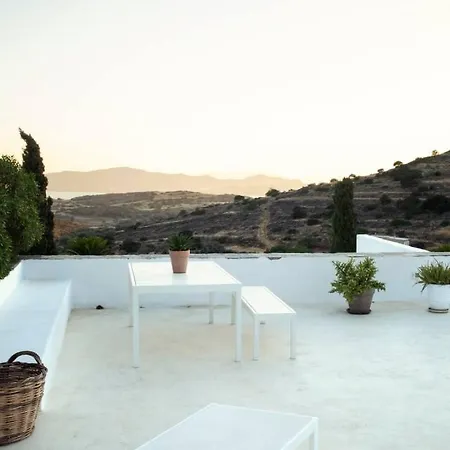 Omalley Into The Cycladic Wild * Kamares (Sifnos)