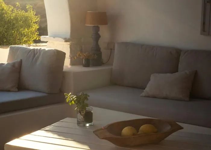 Omalley Into The Cycladic Wild Séjour à la campagne