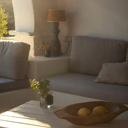 Omalley Into The Cycladic Wild Lantställe