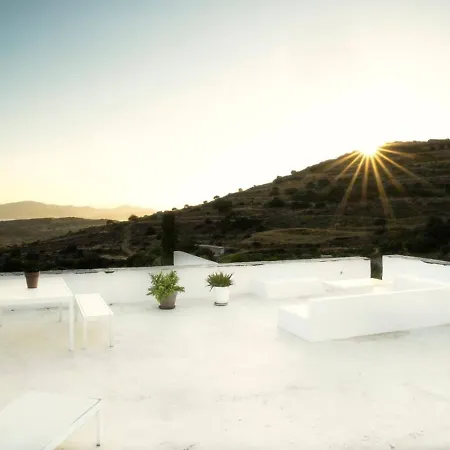 Lantställe Omalley Into The Cycladic Wild Kamarai