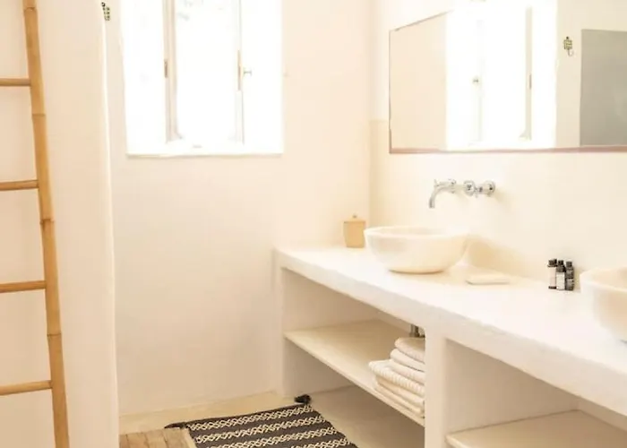 Omalley Into The Cycladic Wild *